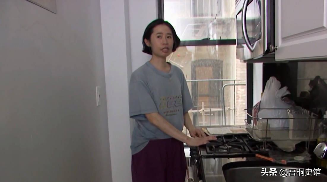 纽约大姐一条裤子连穿13年，上厕所从不用纸，13年后省出了一套房