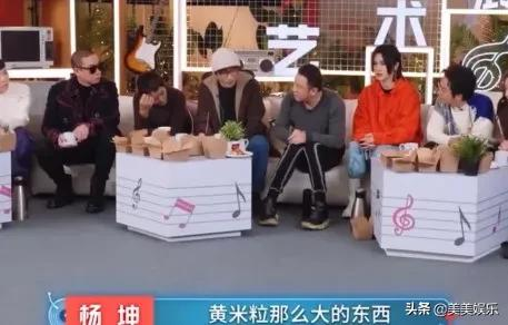 杨坤:“师生恋”曾传遍全网,约会不同美女,49岁感情成谜