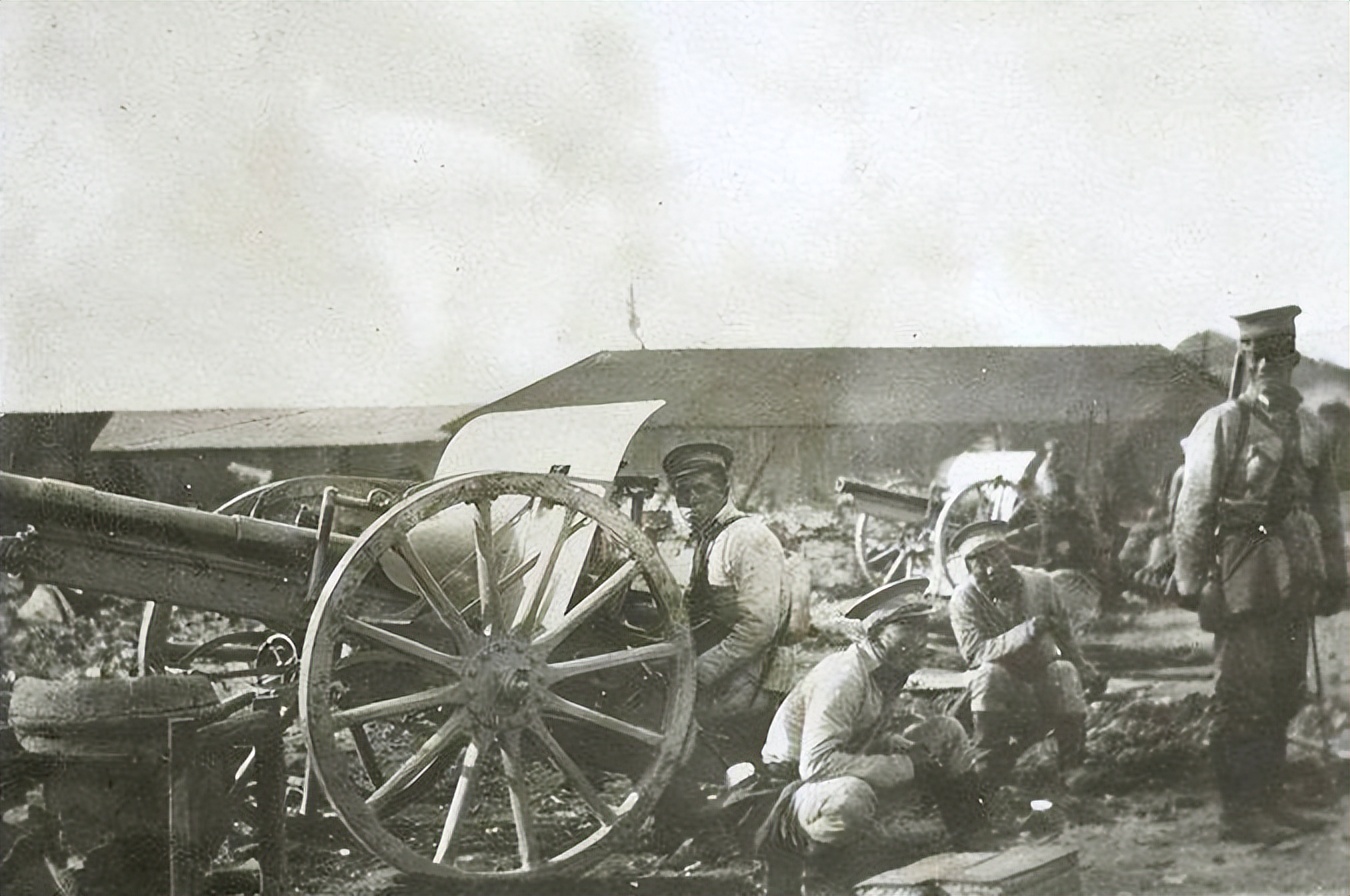 1911年武昌起义老照片，清军和起义军交战的真实场景