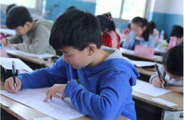 家长晒小学生期末成绩，喜称是“上清华的料子”，网友却齐泼冷水