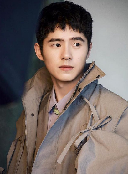 为赈灾低调捐款一百万，走红后回学校沉淀演技，未来可期刘昊然