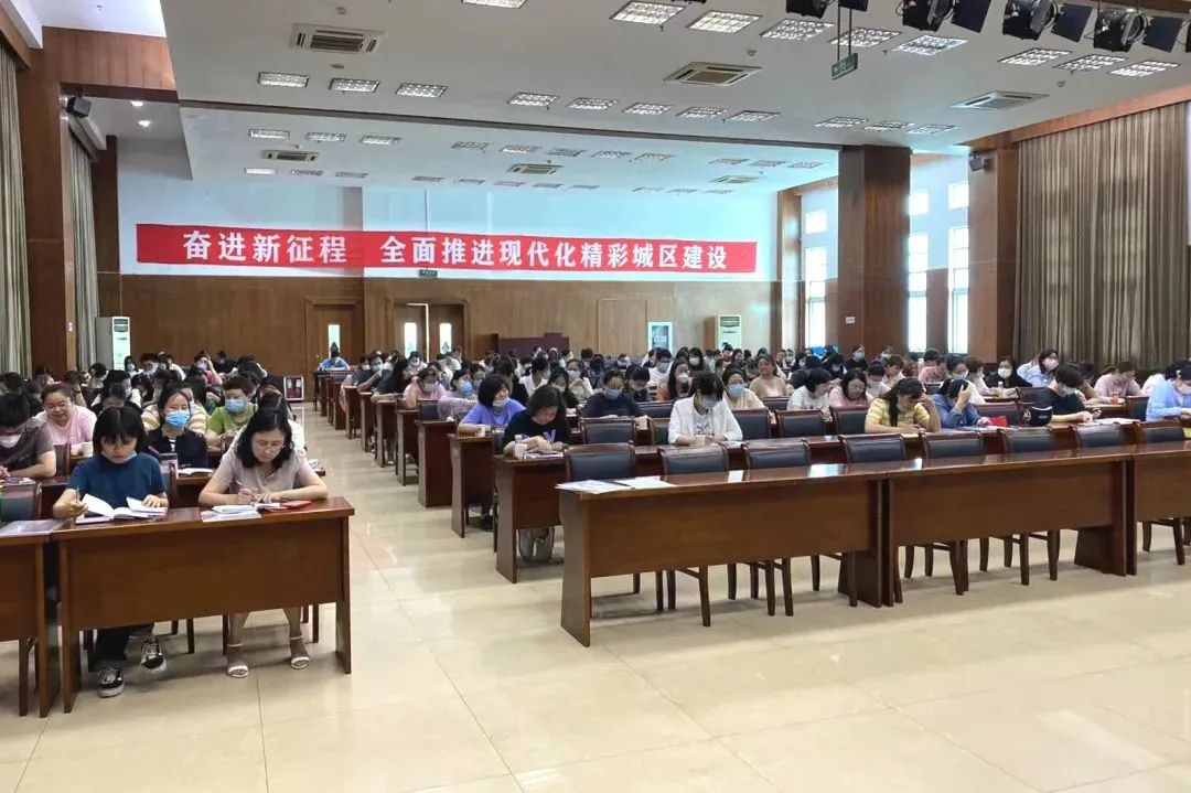 【向阳花开】 以法之名 护你青春无恙