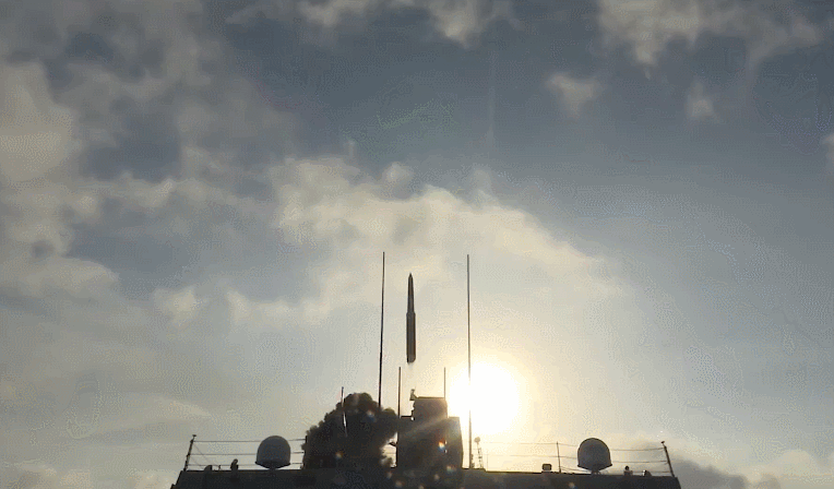 �й����ĸ��ӳ������������ٶ�ǰ����5��1��1��1��ĸ��������