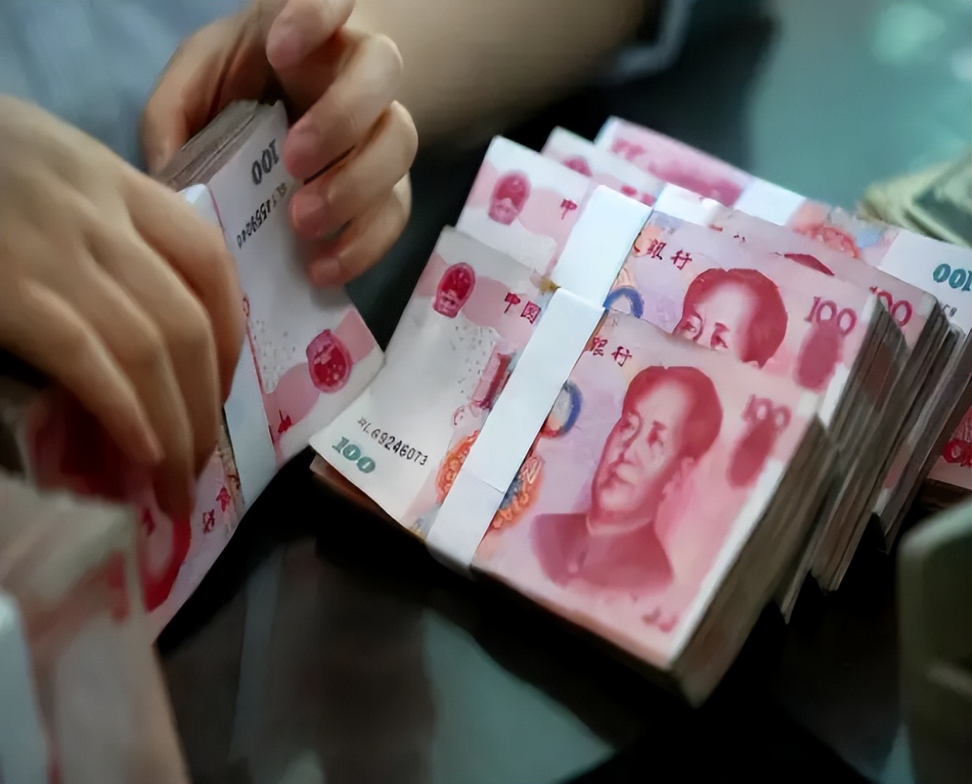 10万存一年与存三年的利息哪个多-10万存1年和10个1万存1年--驰联财经