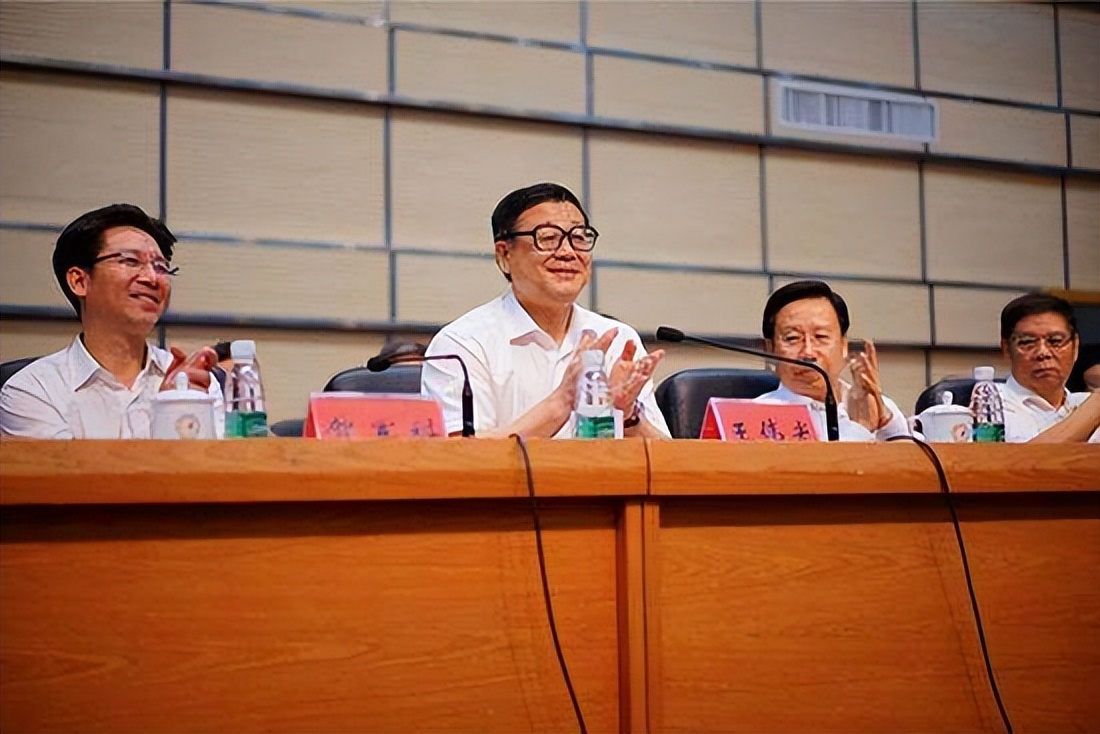 多所985宣布退出“世界排名”，转移学校发展重点，网友拍手称快