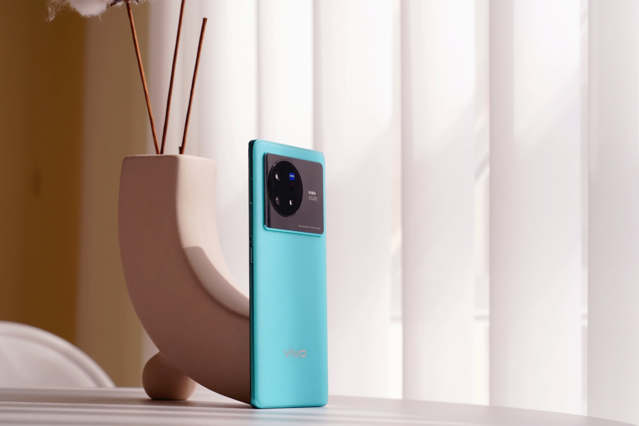 标准版也有Pro实力，天玑9000+蔡司影像加持，vivo X80上手实测