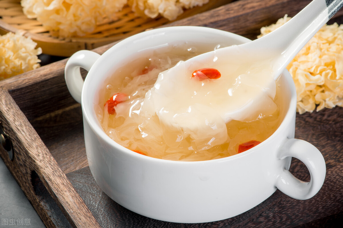 夏季高温，老年人多吃3类食物，预防各类骨科疾病