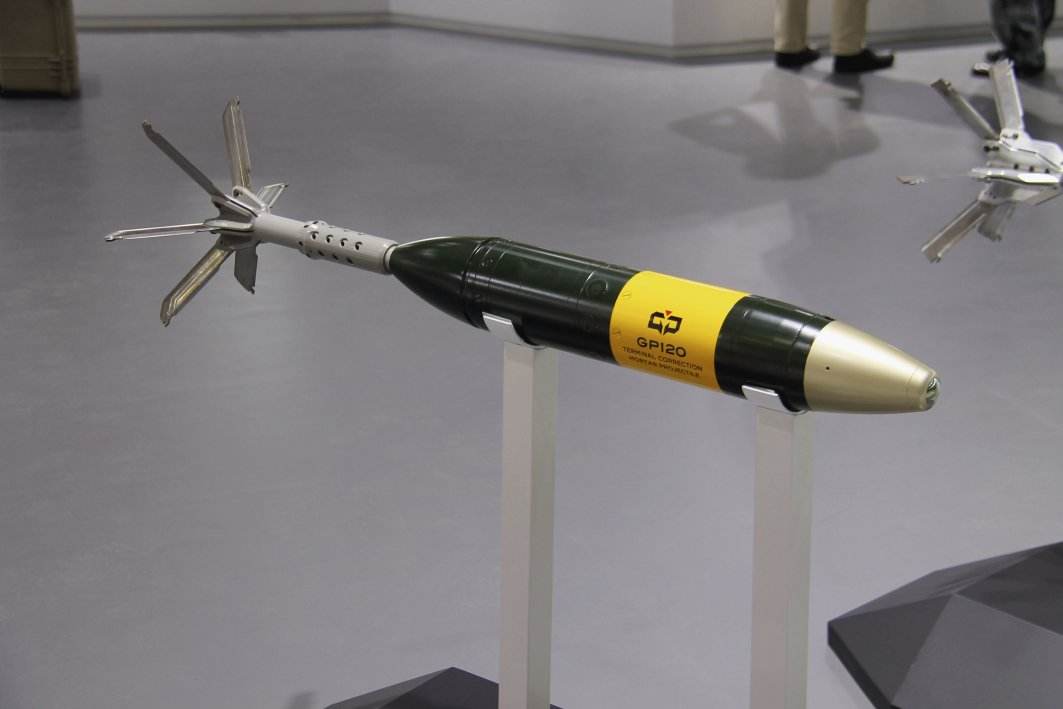 ǳ̸ʵս����ս̹��Я�����ڵ����ͺ�����