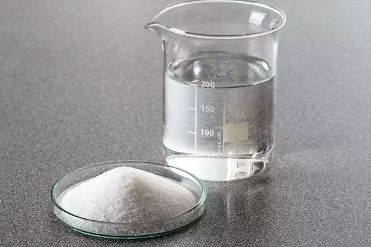 一斤盐放入一斤水中,为何得不到两斤总重?爱因斯坦:质量即能量