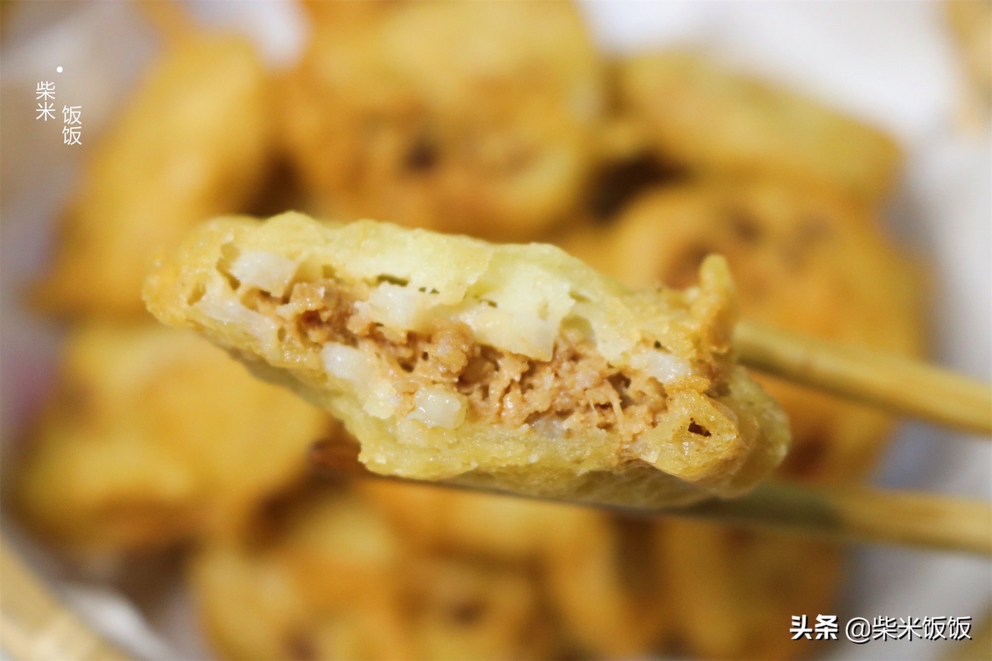 过年必备的炸藕夹，用这个方法做，外酥里嫩又多汁，凉了也好吃