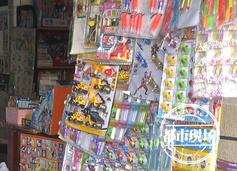 南昌：文具店成“银行”？！小学生偷走家里2800元，几天就全花光了