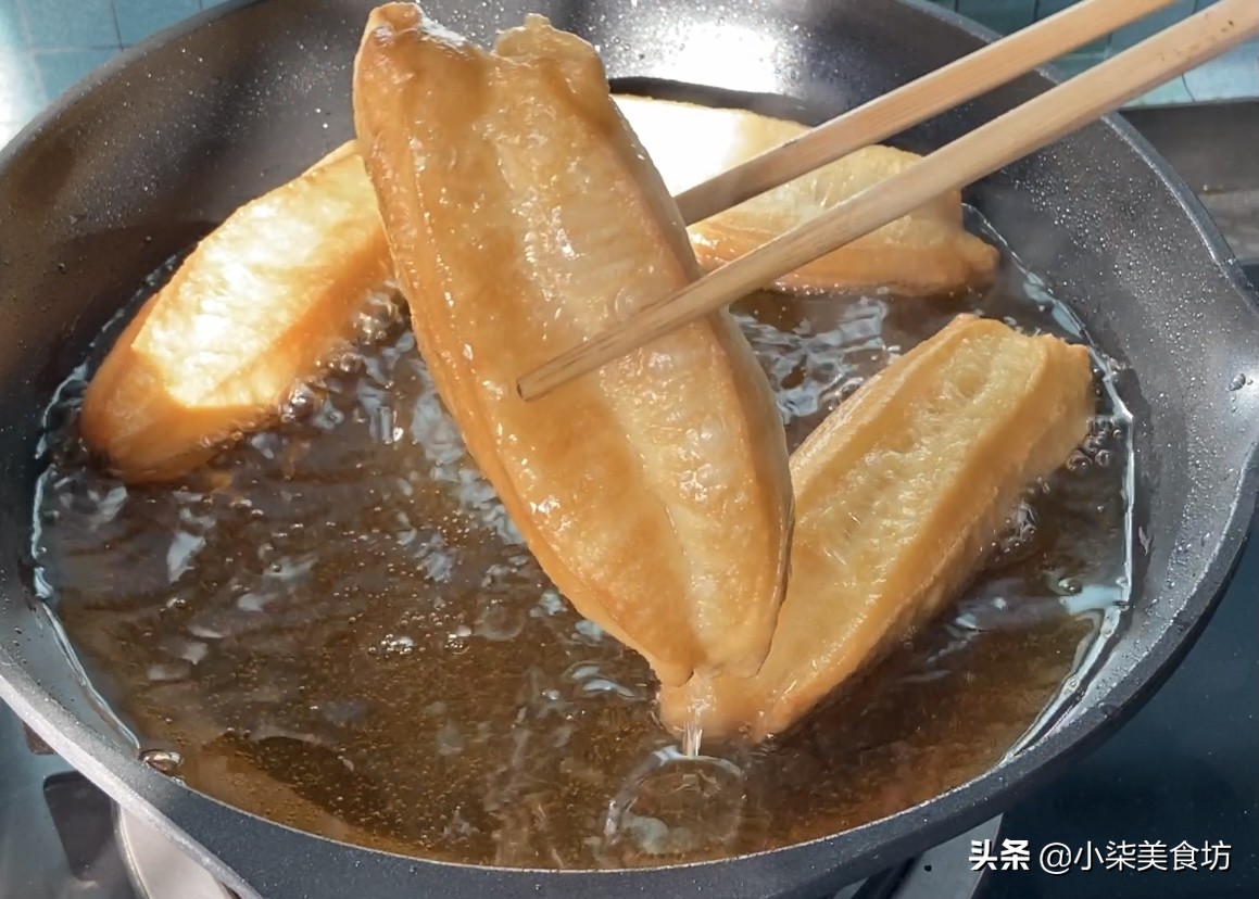 一斤面粉7两水，教你一个炸油条配方，学会都可以开店，别错过