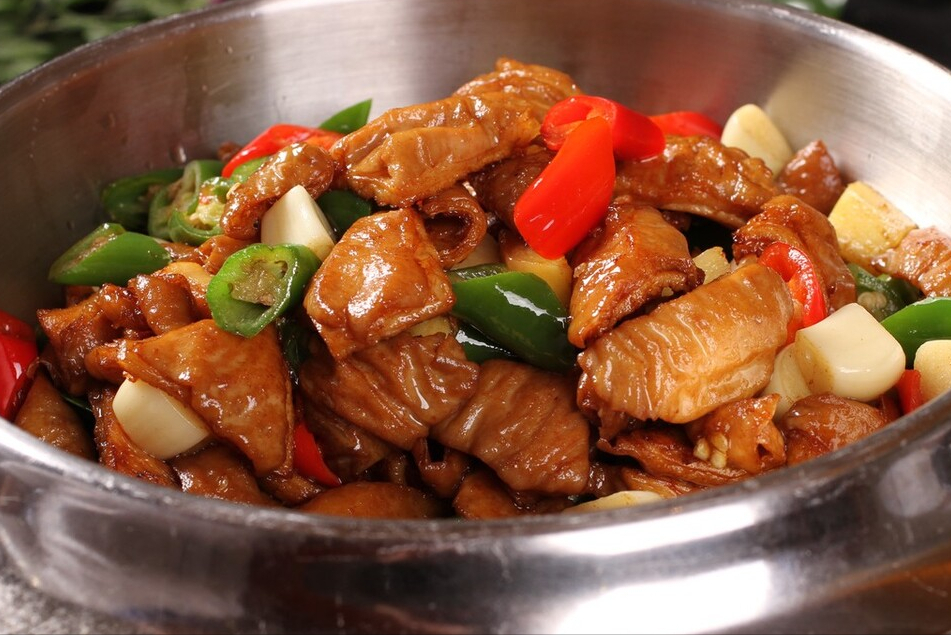 猪大肠头图片(清洗猪大肠) - 赤虎壹号