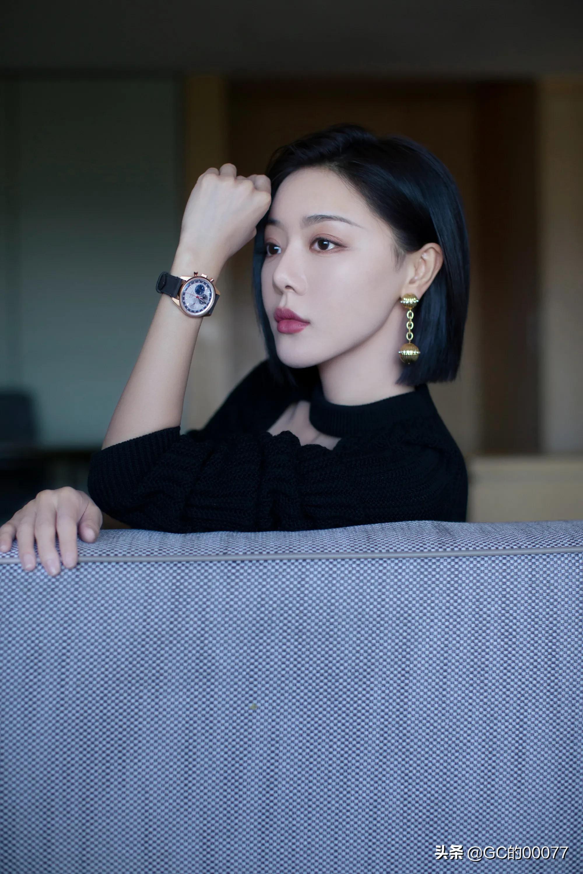 明星图片小姨妈邓家佳