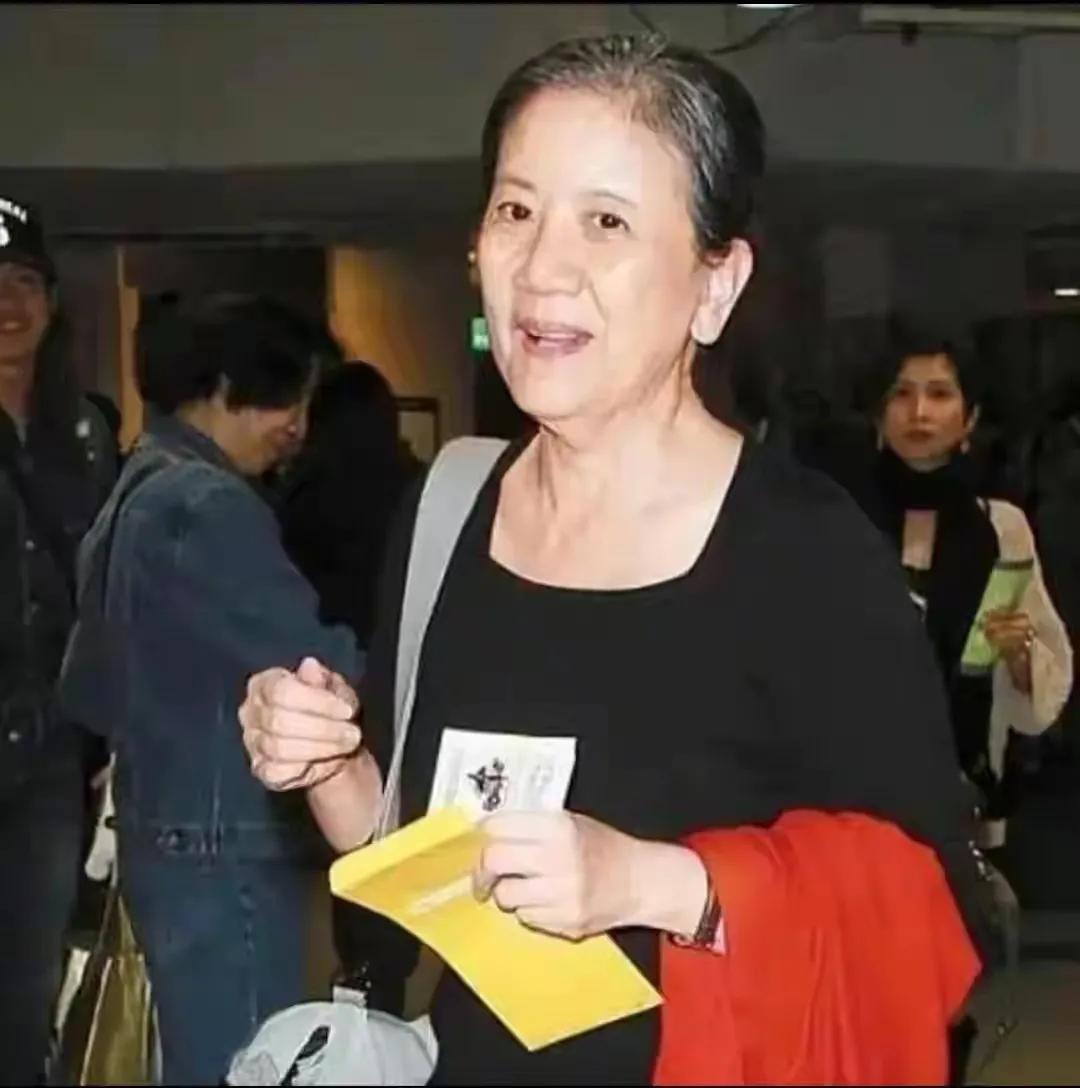 李靓蕾再发声：王力宏要我改口，就给我上亿豪宅，他已没底线了