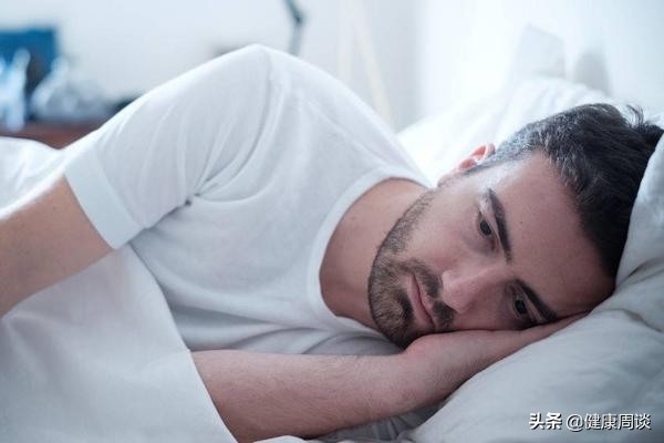 为何男人的枕头比较容易发黄？真正原因并不是说他们不爱清洁