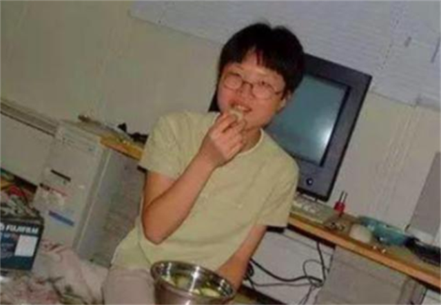 2005年，清华女博士因不想离婚而弑夫，事后与亡夫共住7天7夜