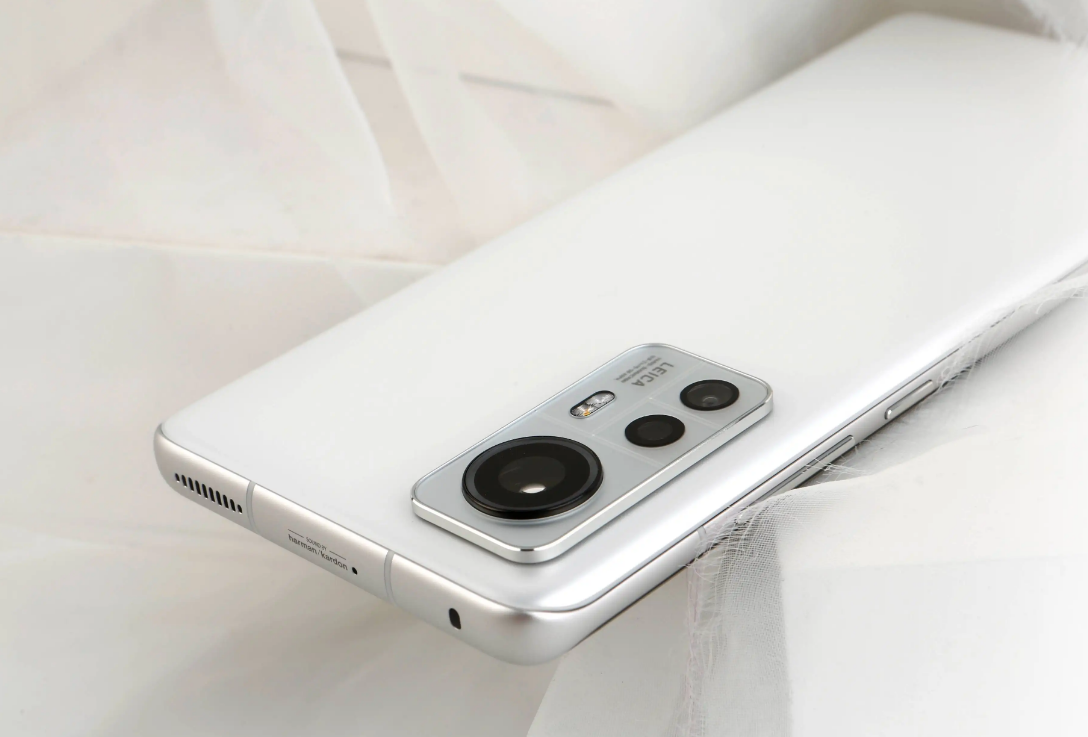 目前公认“好口碑”的3款手机，3000元出头，国产优质手机太香了