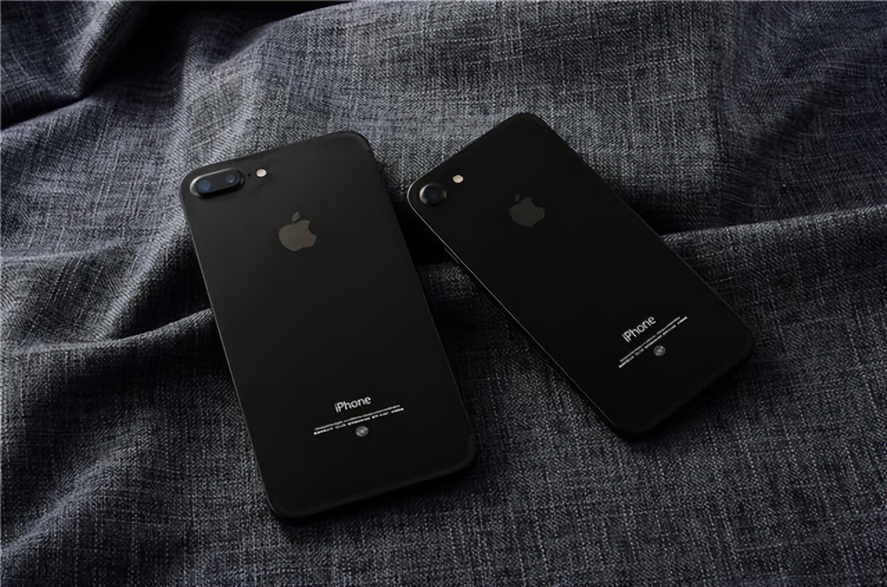 手机机身颜色越来越多，为何黑色永不过时？