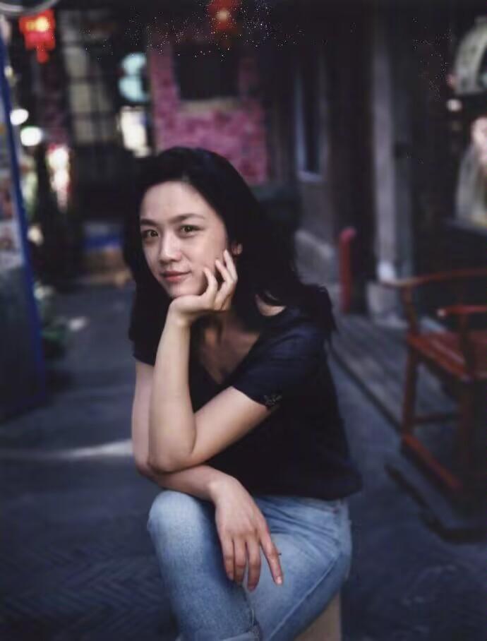 一直以为汤唯“长得一般”，看到她的无修生图才发现我错了！