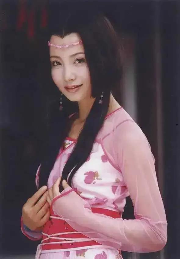 年轻时貌美如花，如今土成大妈，她们经历了什么？