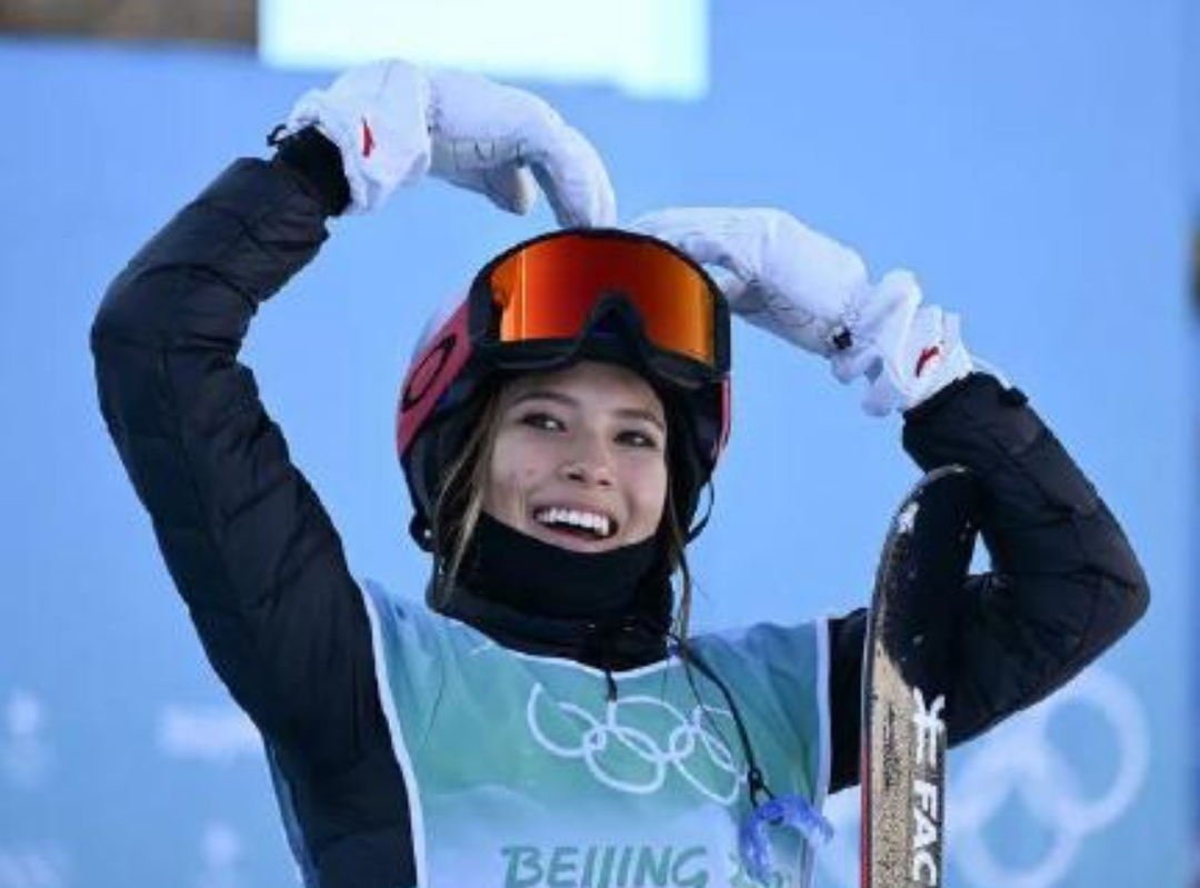 “我不会一辈子滑雪”，谷爱凌发言人间清醒，17岁高考进入斯坦福