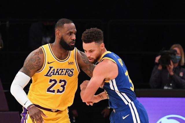 nba库里为什么比詹姆斯强(詹姆斯和库里谁更伟大？名记：前者成就更高，但后者改变了篮球)