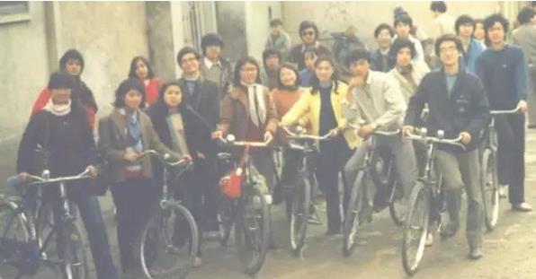 前FT中文网总编张力奋：复旦新闻人拒绝世故和势利