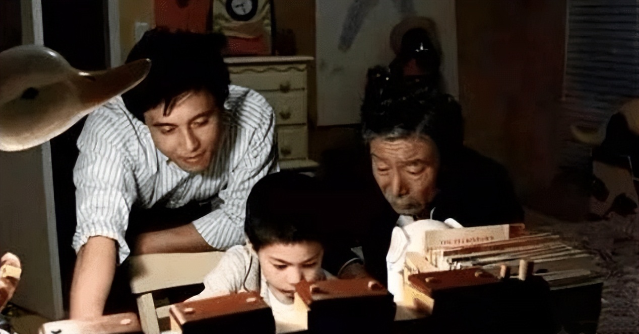 出国洗碗、扫厕所，被父亲告上法庭，王伯昭到底经历了什么？