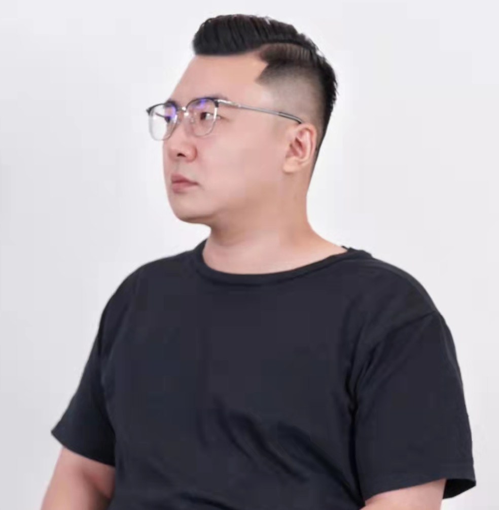 两边剃光中间留长的发型，有人叫三面光，有人叫铲青，有啥区别？