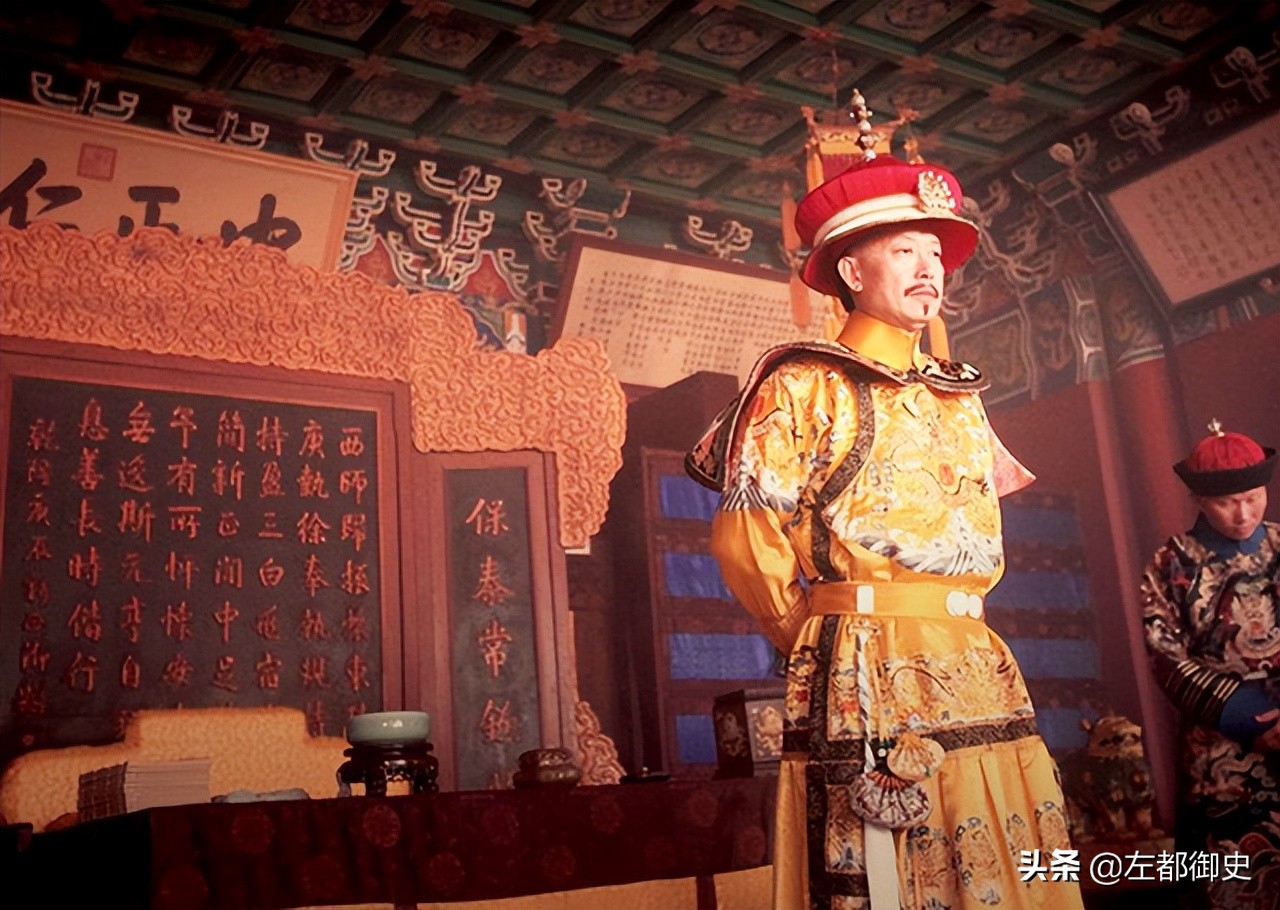 曹家被抄和站错队没有关系，是康熙太放纵，雍正没有理由继续惯着