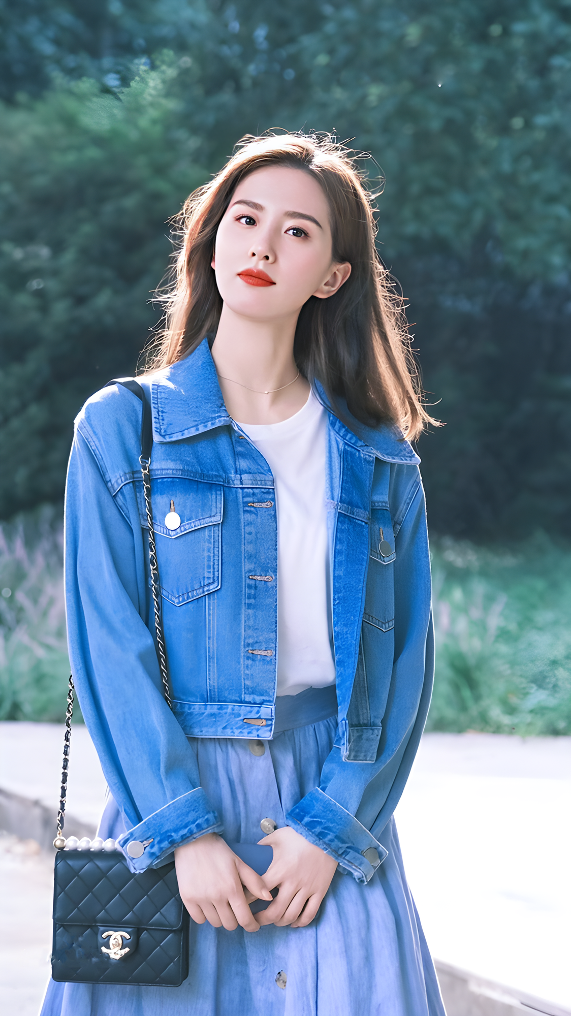 刘诗诗，气质优雅，内敛进取，完美彰显都市女性的时尚风采