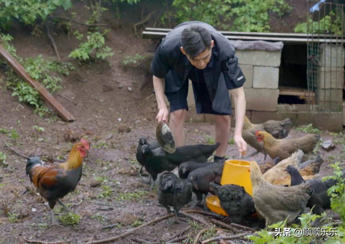 张翰在《牧野家族》先导片里分享自己孤独时哭了