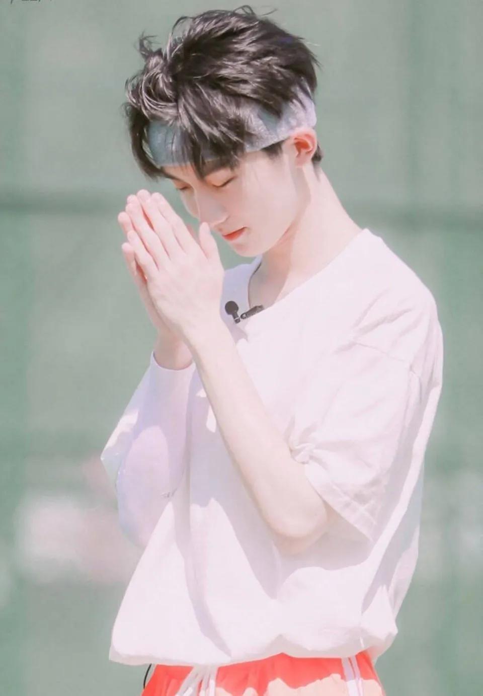 马嘉祺，那个依旧发光的少年