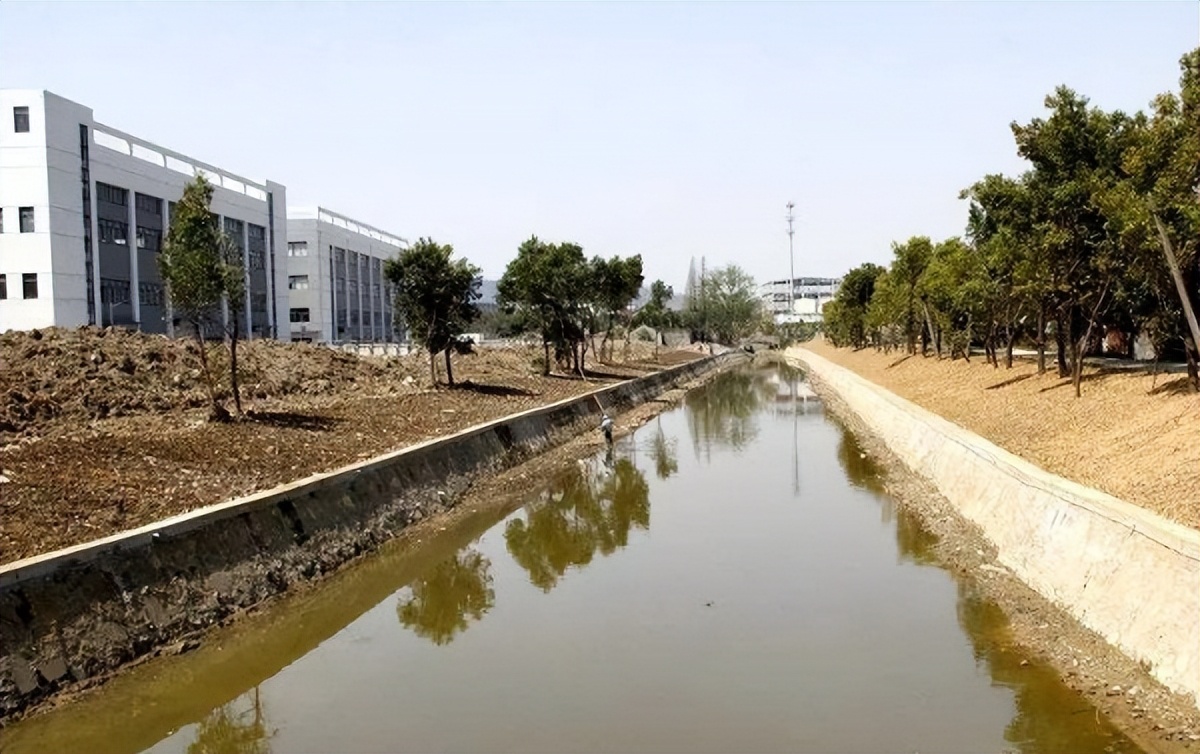 孙律师（原告向被告主张500多万元工程款）