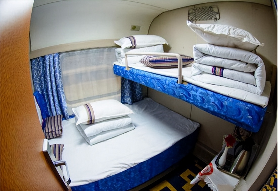 一, 俄罗斯火车的内部构造