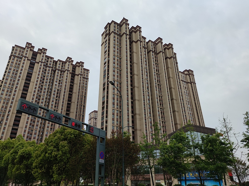 为何越来越多人从高层搬到多层(为何越来越多人从高层搬到多层建筑)