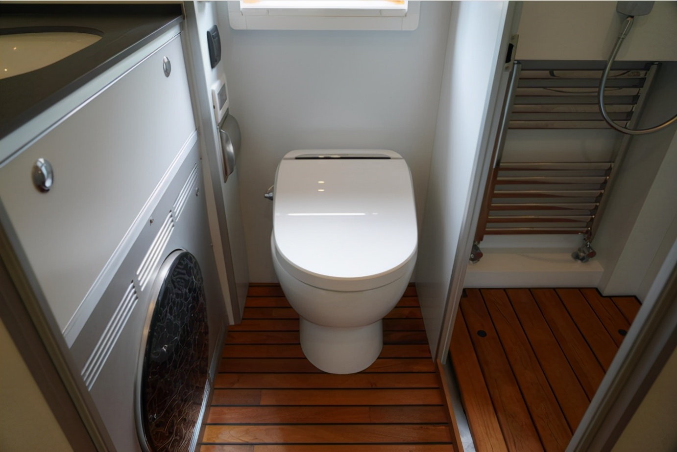 越野房车界天花板属于你的loft移动城堡诺马迪森领航者e