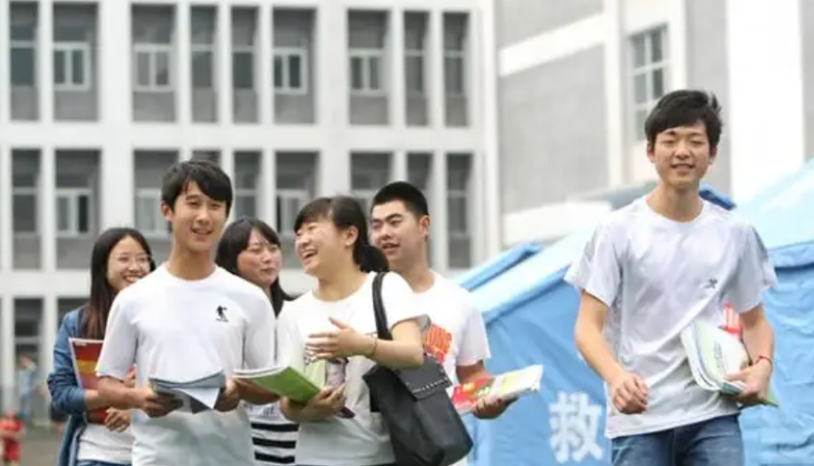 “走单招”上专科很轻松？和参加高考区别很大，学生别不以为然