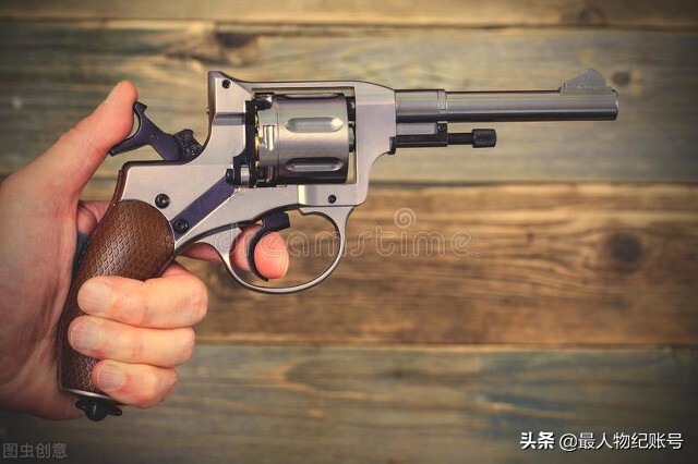 回顾“1991年卢刚案”：北大学子赴美留学，因奖学金归属枪杀5人