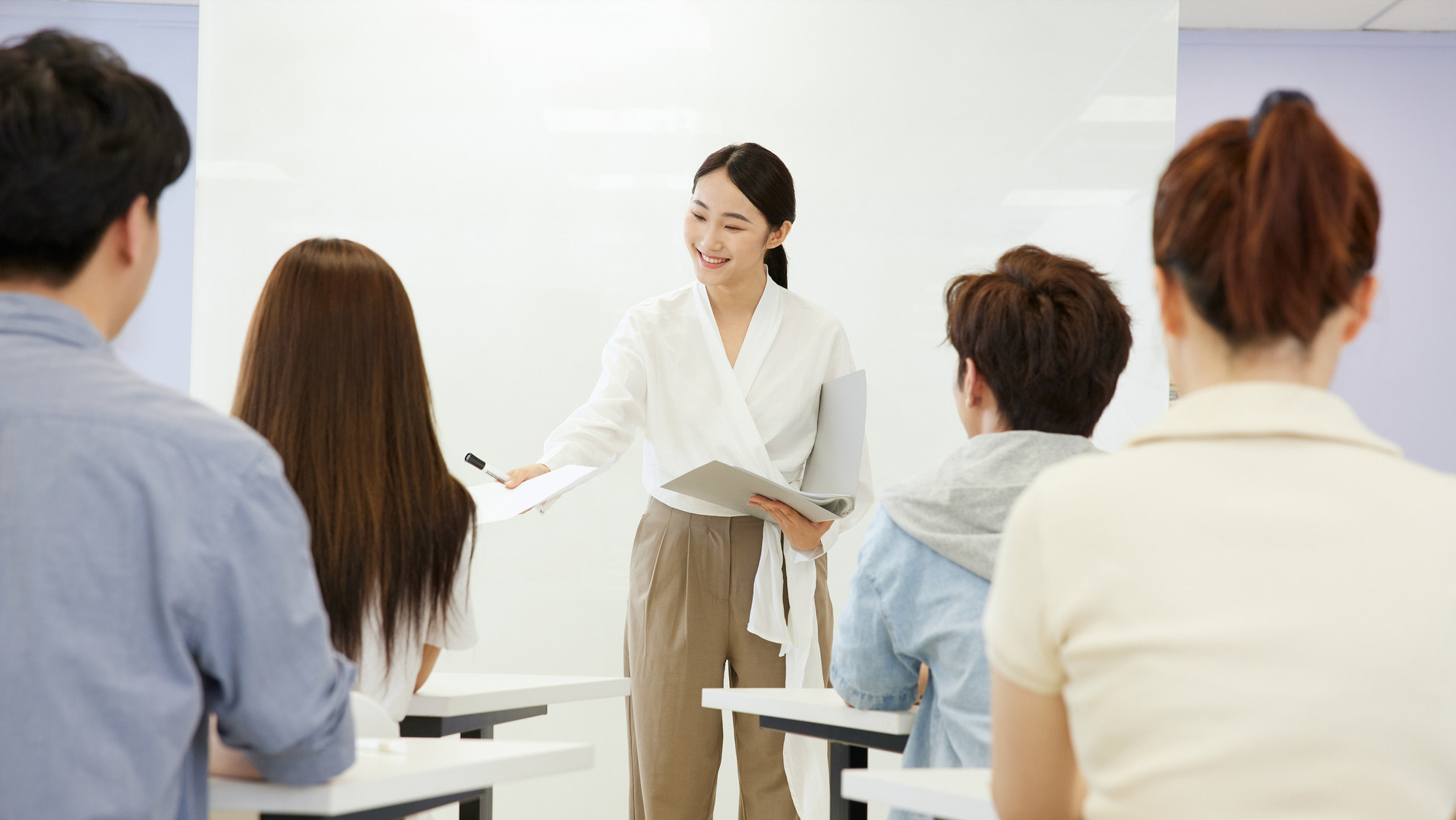 成人教育方式深度对比，为你选择适合的学历提升途径