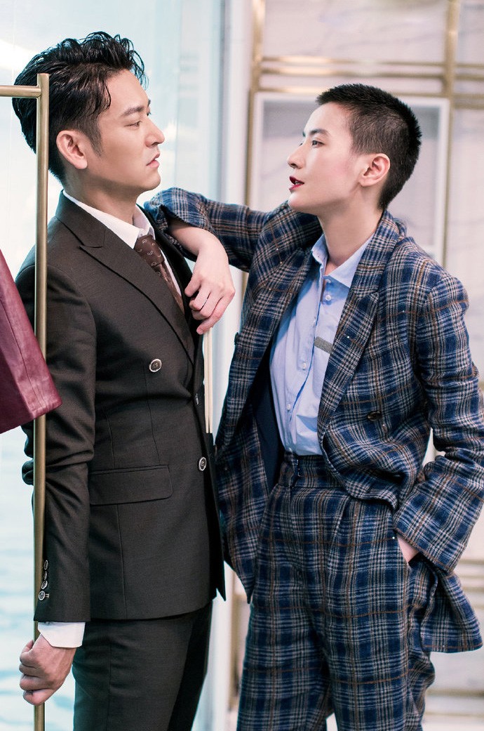 国内版《时尚女魔头》，不仅上演宫斗剧，还演绎了时尚现状