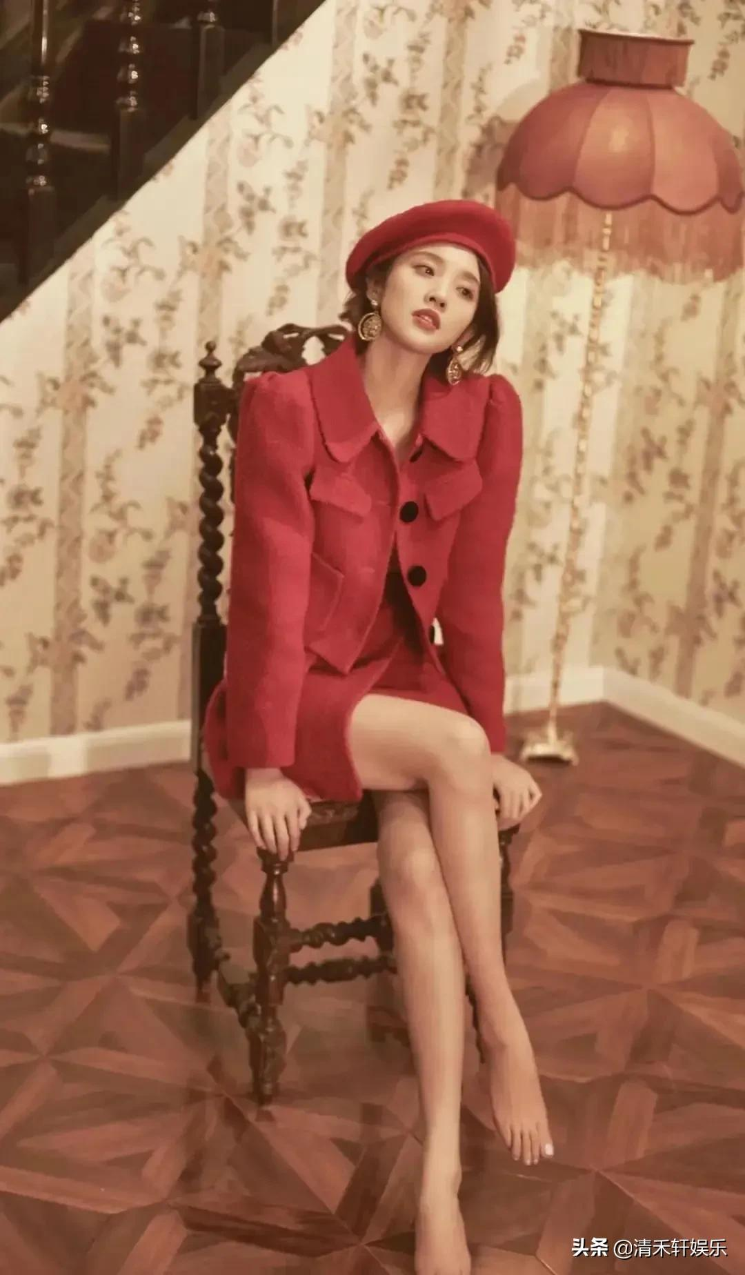 唐艺昕不论短发还是长发，都巨好看。像是画中走出来的美女一样