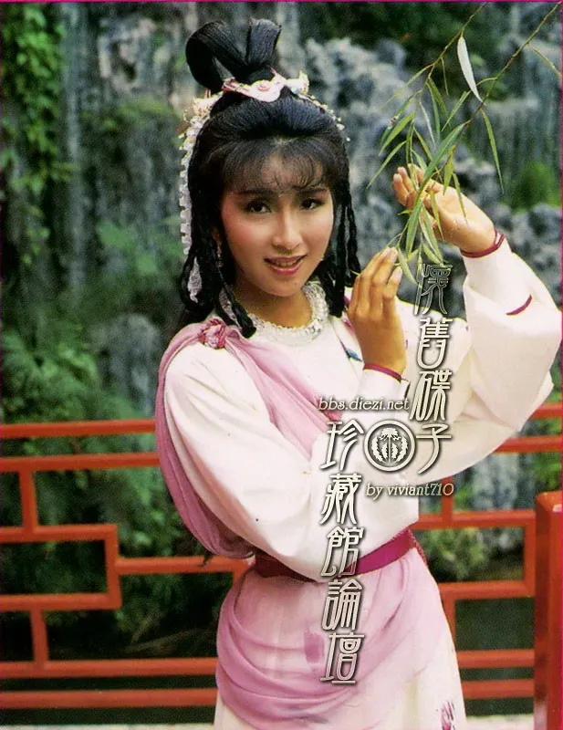 陈秀珠《笑傲江湖》扮演任盈盈陈秀珠古装作品:笑傲江湖,雪山飞狐