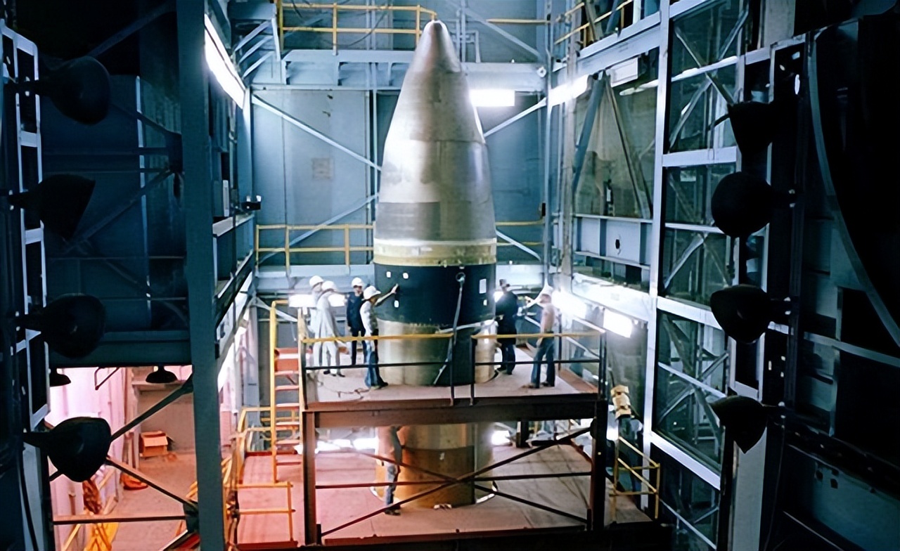 �ؾ�ǿʤ�˵�ͷ�࣬�����˿ֲ�ƽ���ѱ䡰�����������㶦����