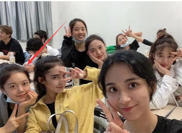 做演员需要读哪些学校（双料学霸）