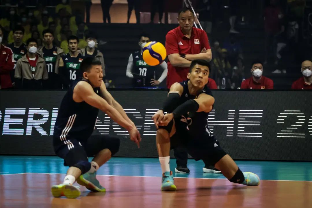 爆冷挑落世界第一巴西，世联赛中国男排收获首胜