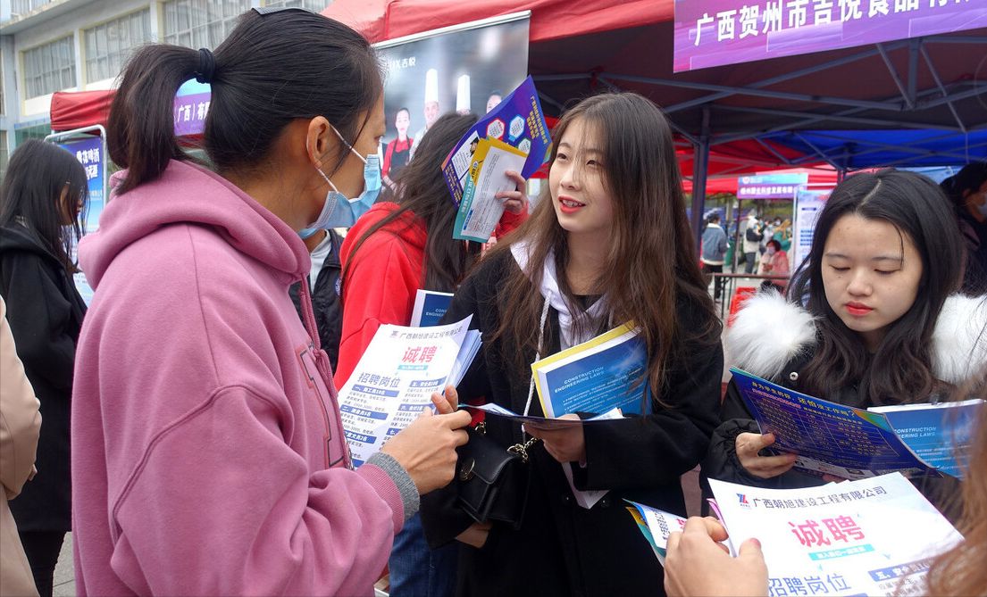 没钱、没背景、没人脉：农村出身的“三无”大学生如何翻身？