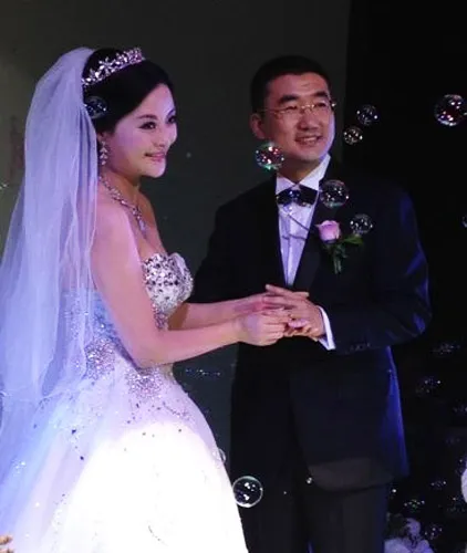 报读过长江商学院的明星，有人喜结良缘，有人负债累累成老赖