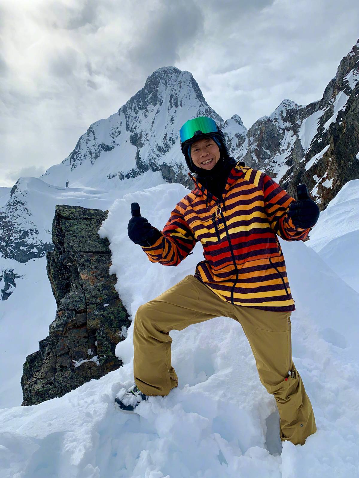 夏雨：与离异父母有隔阂，与高圆圆传绯闻，娶到袁泉三生有幸